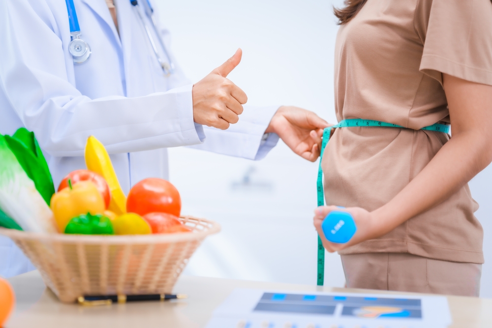 doctor explaing how metabolism works to burn calories for weight loss